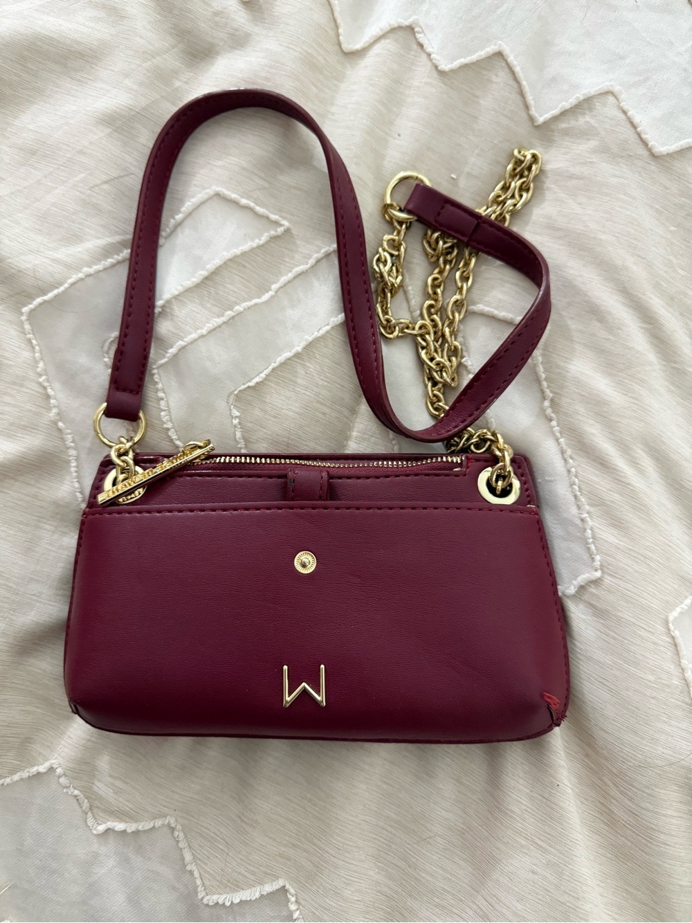 | omen Crossbody Bag in Burgundy